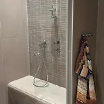 Luxury With Jacuzzi, Sauna, Gym & Cinema, וילה