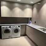 Luxury With Jacuzzi, Sauna, Gym & Cinema, וילה *