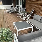 Luxury With Jacuzzi, Sauna, Gym & Cinema,