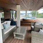 Luxury With Jacuzzi, Sauna, Gym & Cinema, וילה *