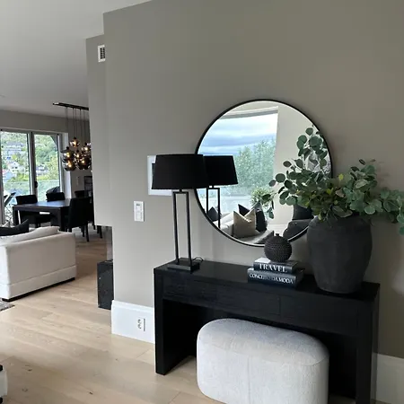 Luxury With Jacuzzi, Sauna, Gym & Cinema, *