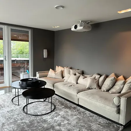 Luxury With Jacuzzi, Sauna, Gym & Cinema, Villa