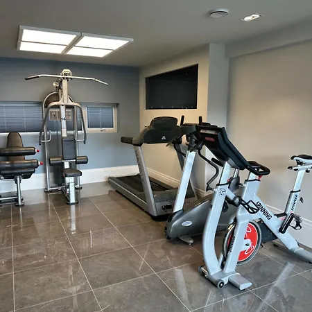 Luxury With Jacuzzi, Sauna, Gym & Cinema, Harstad