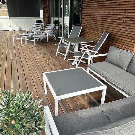 Luxury With Jacuzzi, Sauna, Gym & Cinema,