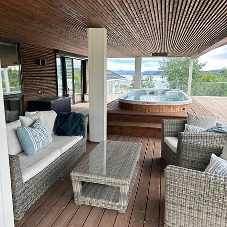 Luxury With Jacuzzi, Sauna, Gym & Cinema, Villa *