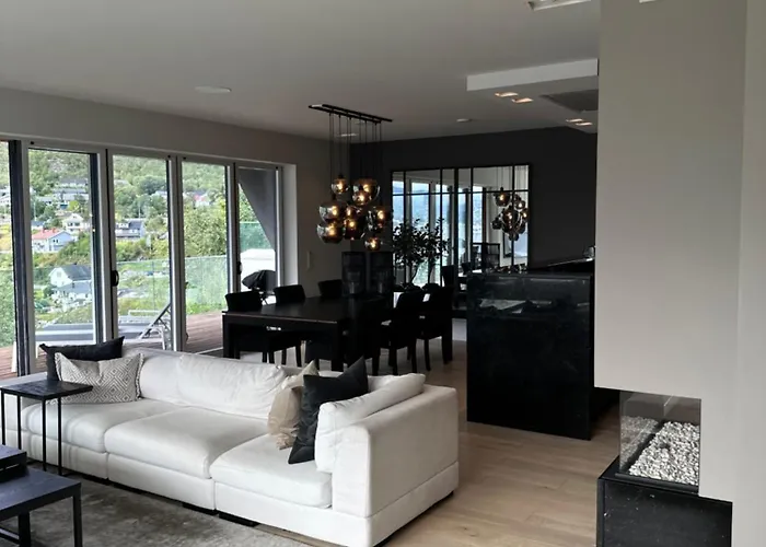Villa Luxury With Jacuzzi, Sauna, Gym & Cinema,