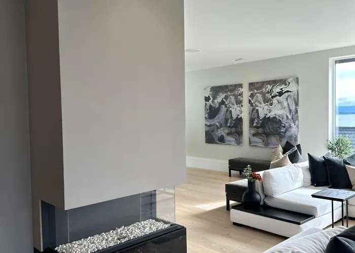 Luxury With Jacuzzi, Sauna, Gym & Cinema, Harstad
