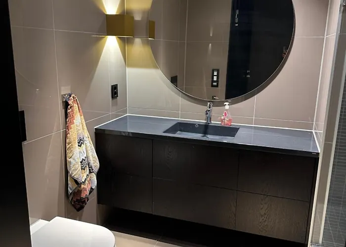 Luxury With Jacuzzi, Sauna, Gym & Cinema, Villa