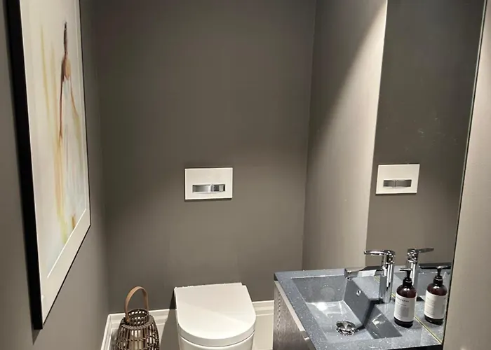 Luxury With Jacuzzi, Sauna, Gym & Cinema, Villa *