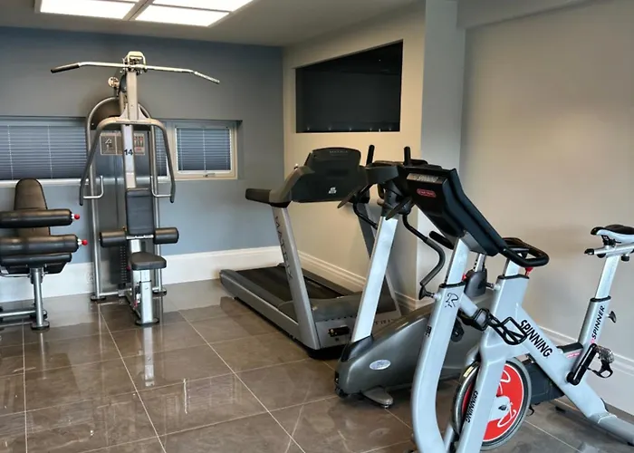Luxury With Jacuzzi, Sauna, Gym & Cinema, Harstad