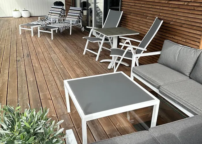 Luxury With Jacuzzi, Sauna, Gym & Cinema,